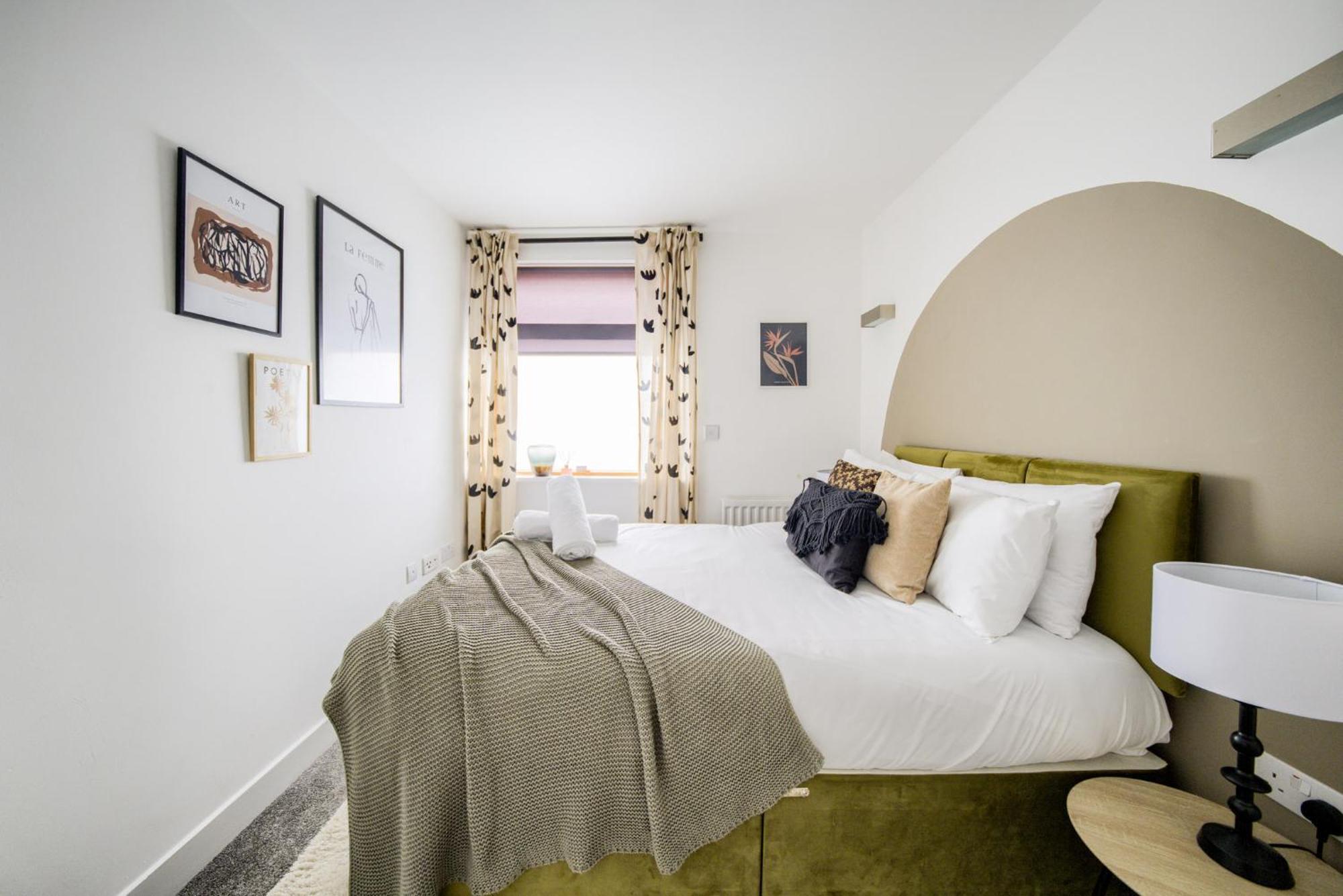 Coventry Large 4-Bed Townhouse By Empower Homes מראה חיצוני תמונה
