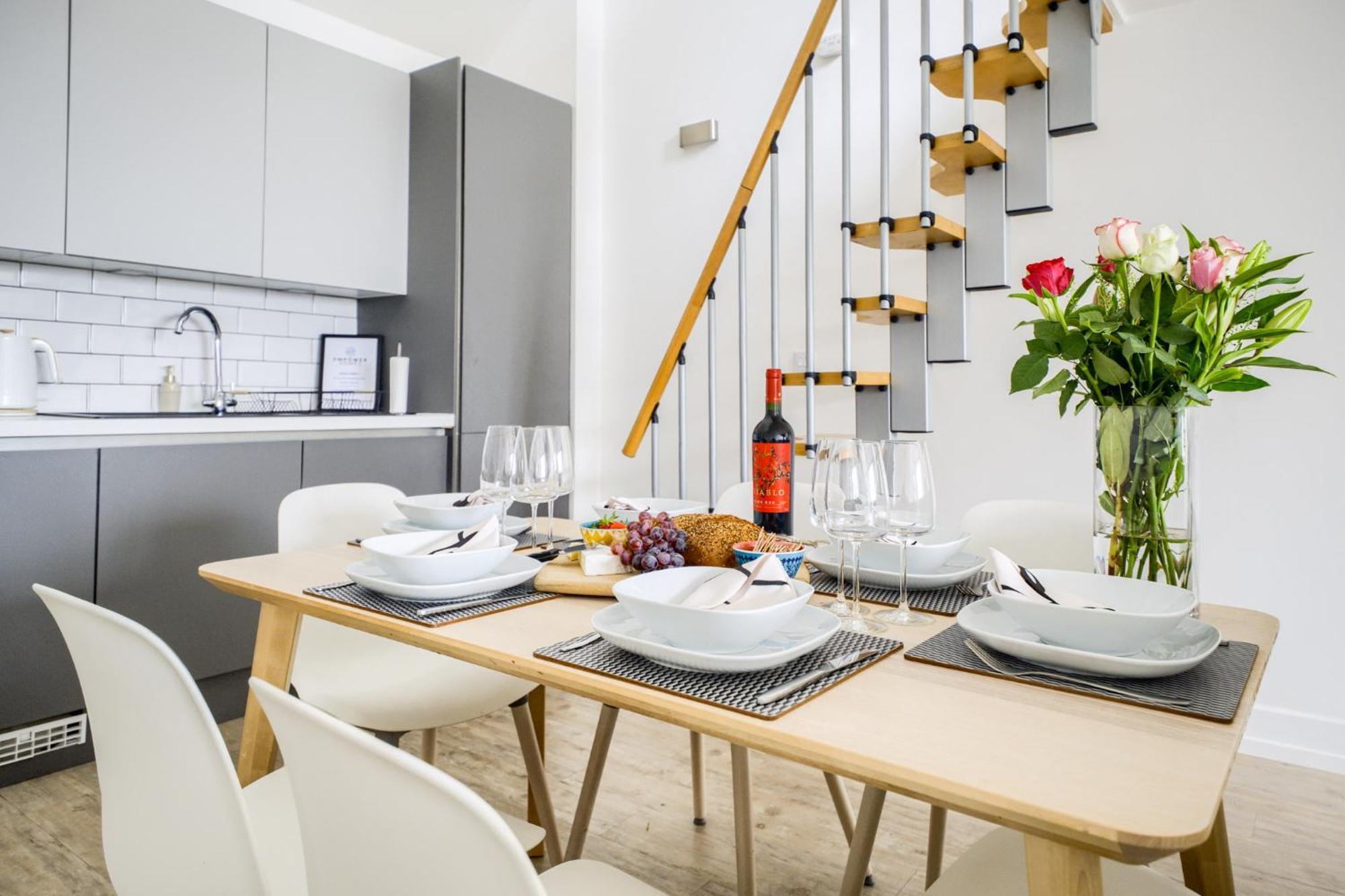 Coventry Large 4-Bed Townhouse By Empower Homes מראה חיצוני תמונה