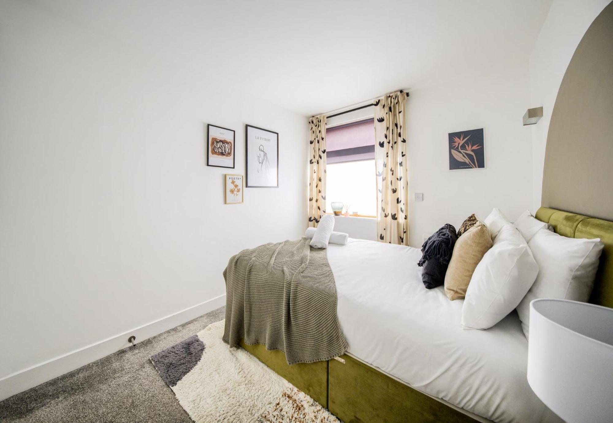 Coventry Large 4-Bed Townhouse By Empower Homes מראה חיצוני תמונה