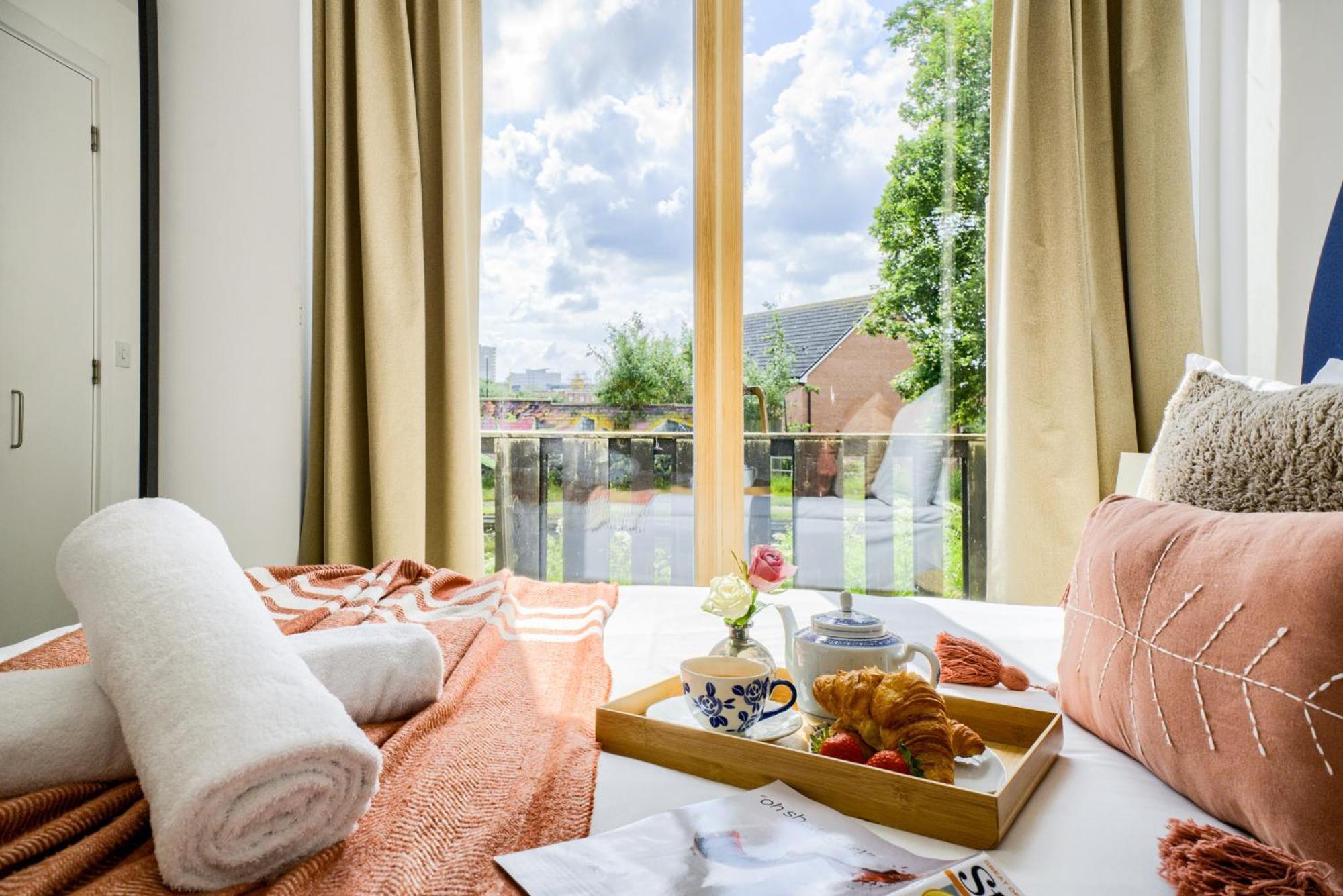 Coventry Large 4-Bed Townhouse By Empower Homes מראה חיצוני תמונה