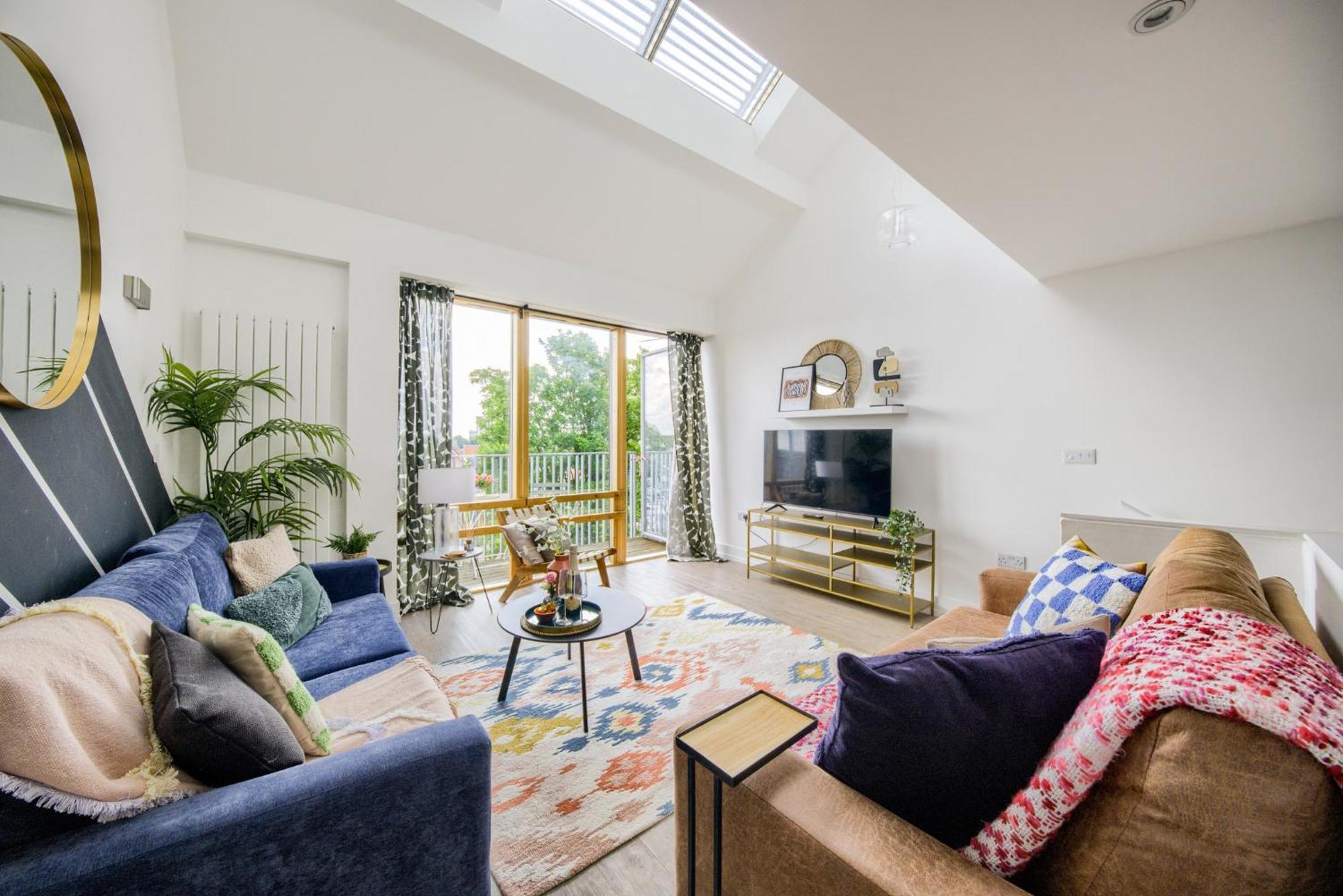 Coventry Large 4-Bed Townhouse By Empower Homes מראה חיצוני תמונה