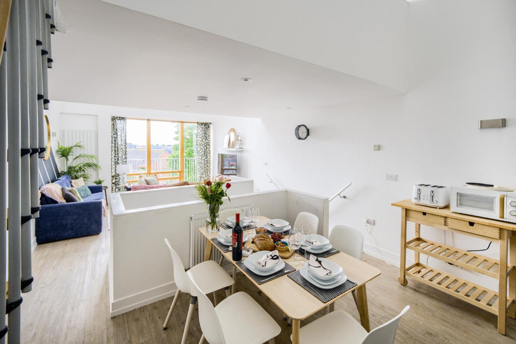 Coventry Large 4-Bed Townhouse By Empower Homes מראה חיצוני תמונה