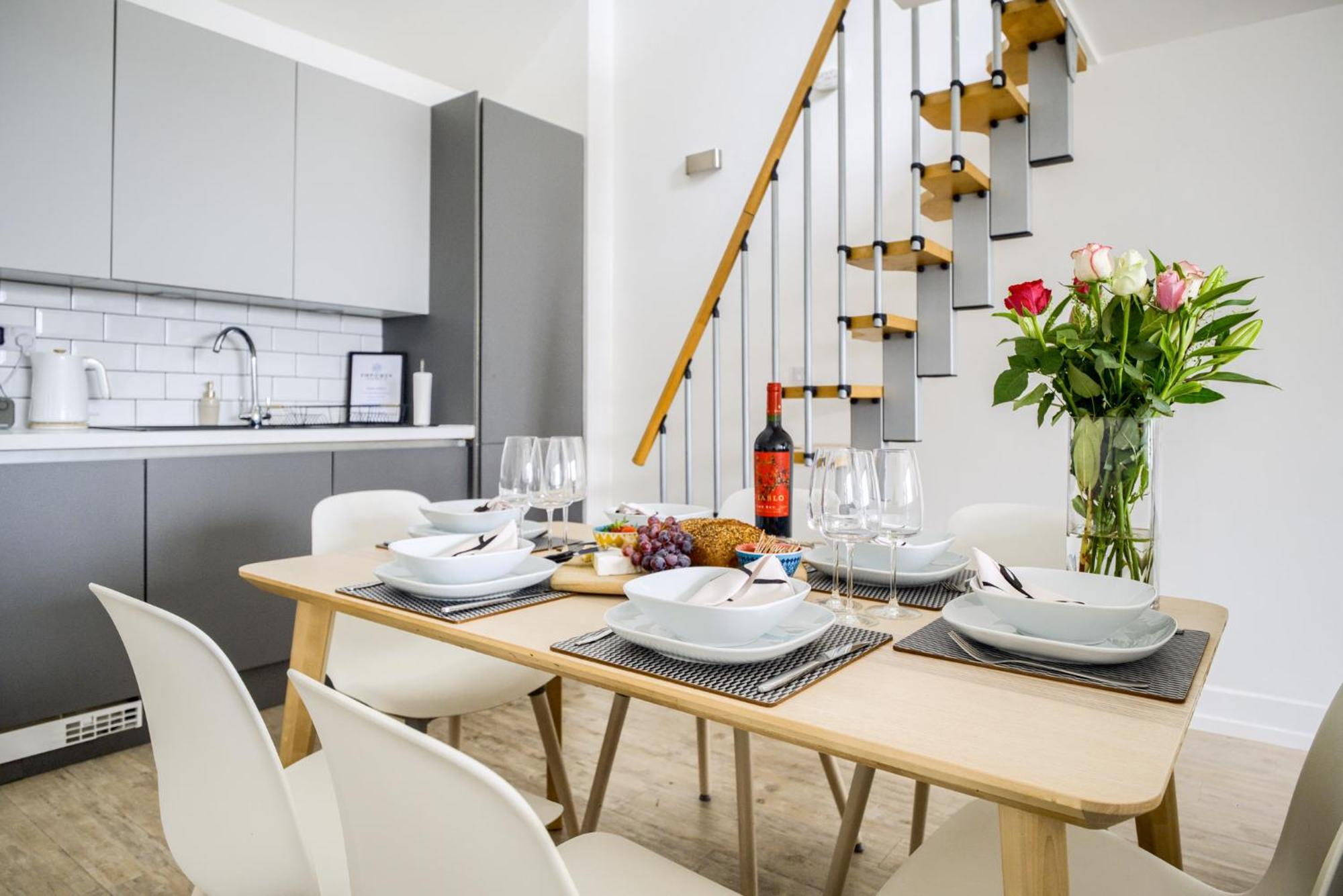 Coventry Large 4-Bed Townhouse By Empower Homes מראה חיצוני תמונה