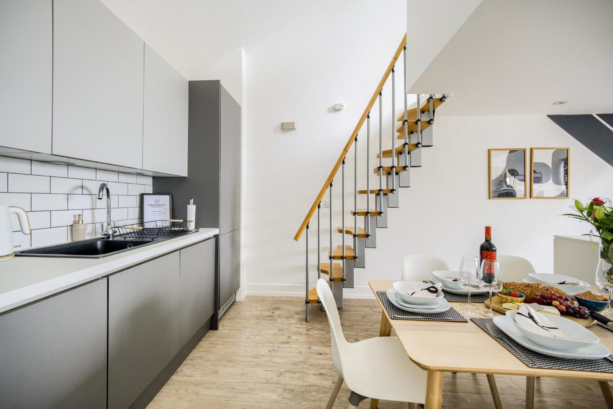 Coventry Large 4-Bed Townhouse By Empower Homes מראה חיצוני תמונה