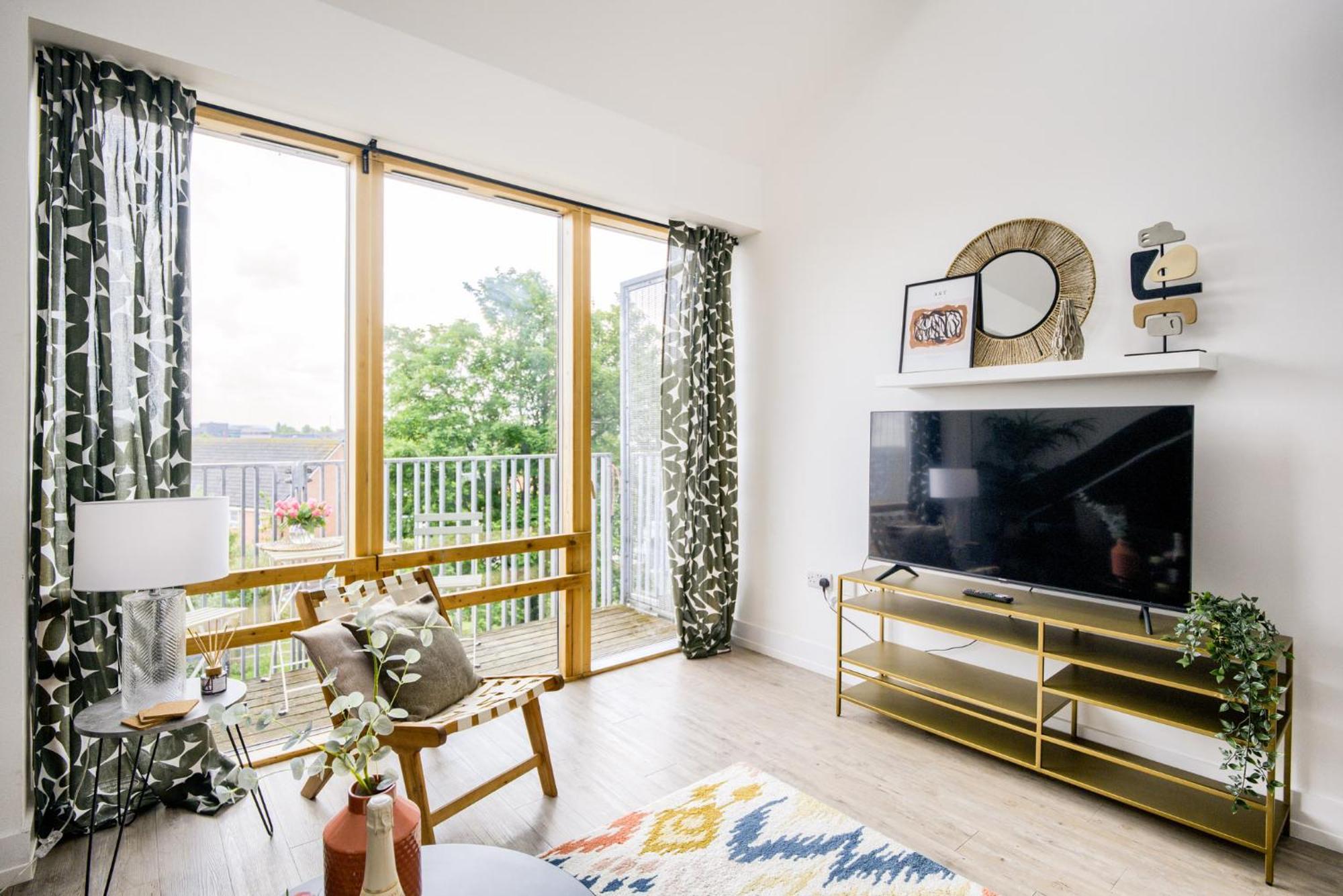 Coventry Large 4-Bed Townhouse By Empower Homes מראה חיצוני תמונה